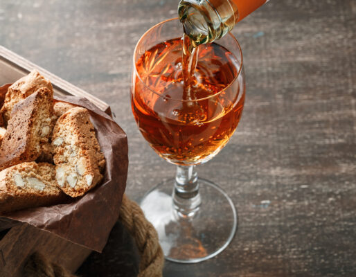 Italian,Cantucci,Biscuits,And,A,Glass,Of,Sweet,Vin,Santo