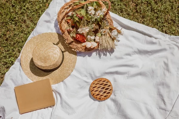langhe piedmont luxury private tour picnic straw hat pie
