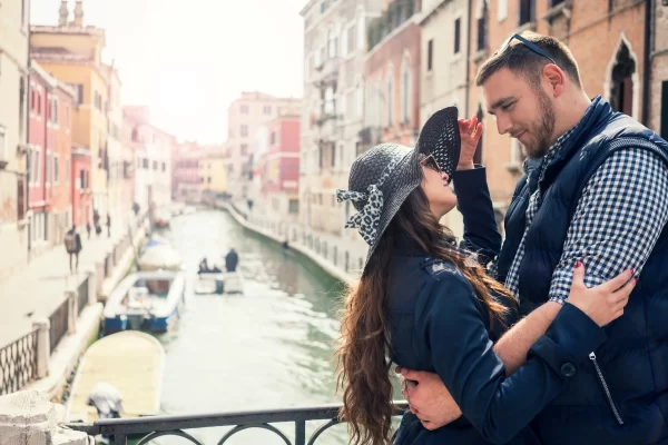 venice couple romance photoshoot