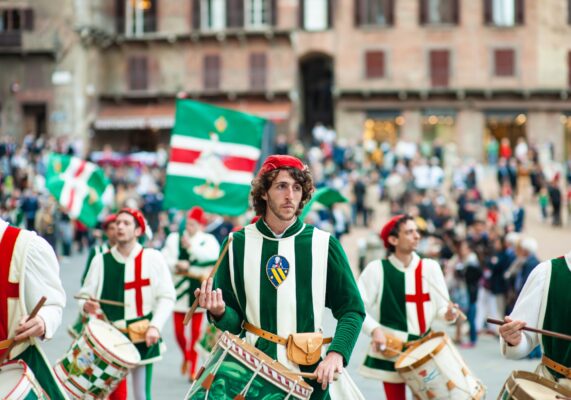 siena – italy – noble – contrada – dell’oca – corteo – storico – historical – costume – parade – palio – di – siena – tuscany